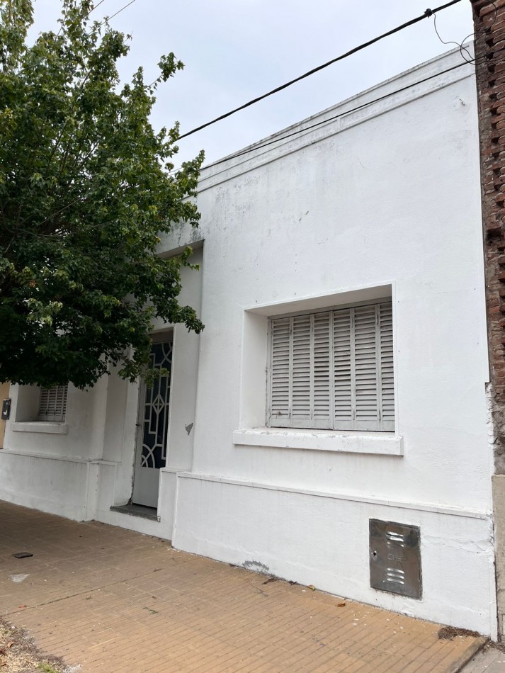 CASA A LA VENTA - BARRIO HOPPE