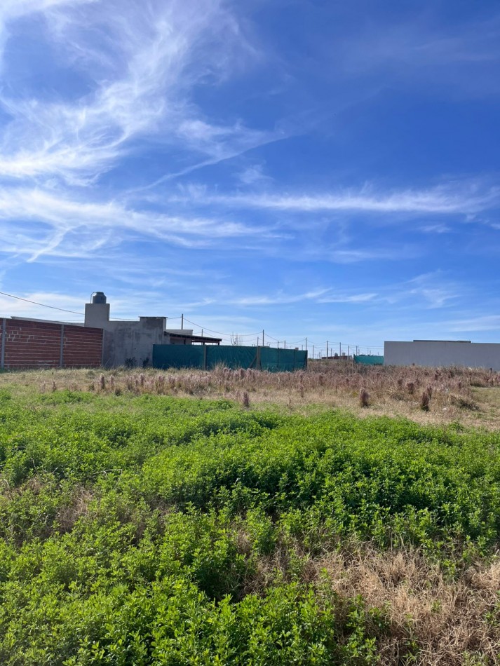Venta de lote en Villa Don Carlos