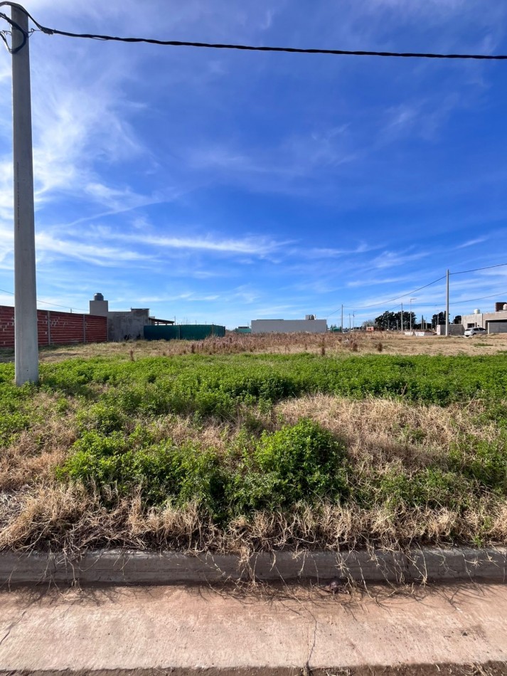 Venta de lote en Villa Don Carlos