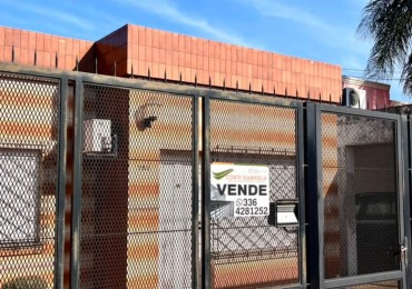 Casa con ambientes funcionales y un gran terreno